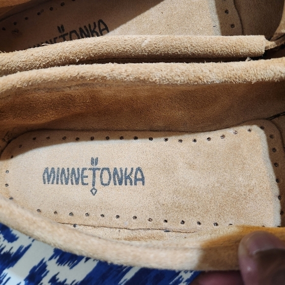 minnetonka suede moccasins - Picture 7 of 7